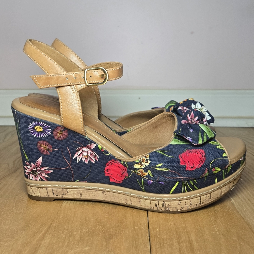 Clark's Artisan platform Wedge Sandals